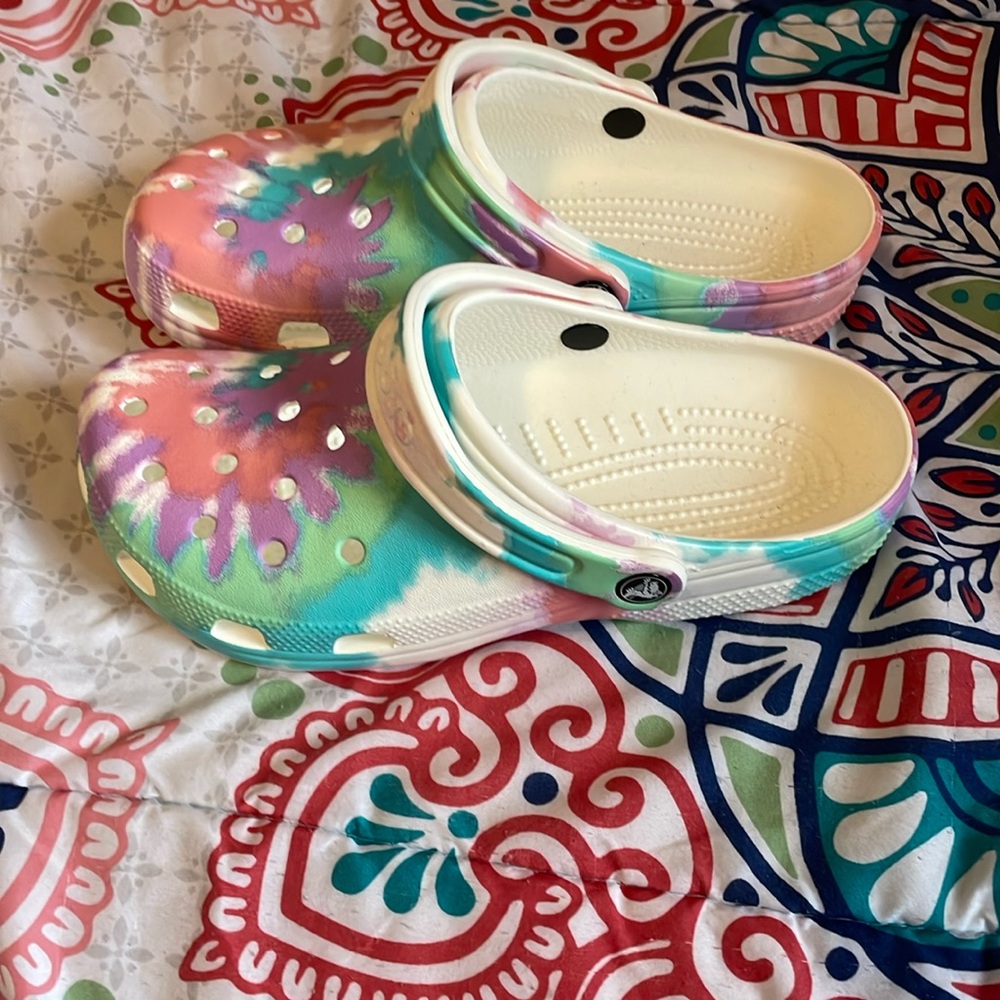 Brand new crocs